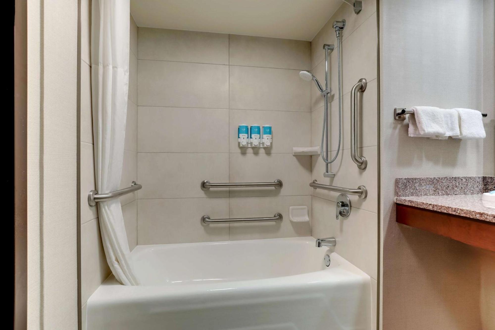 Drury Inn & Suites Маріон Екстер'єр фото
